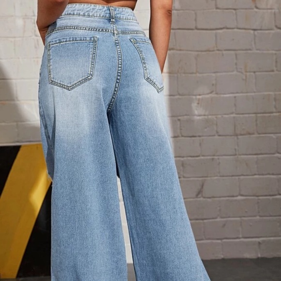 💜bleach washed style ripped jeans💫 - Picture 2 of 9